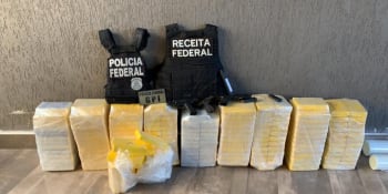 Rafinovaný úkryt? Albánská policie odhalila 450 kilogramů kokainu v zásilce hnojiva