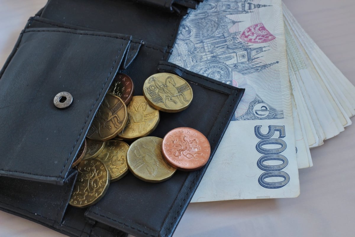 Experti: Minimální důstojná mzda v Česku je 32 438 Kč hrubého. (Ilustrační foto)