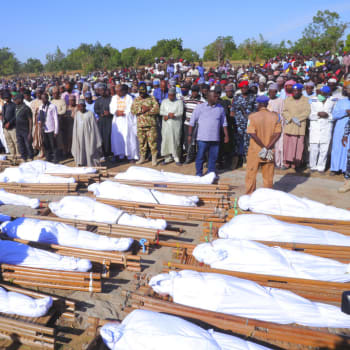 Pohřeb zavražděných civilistů