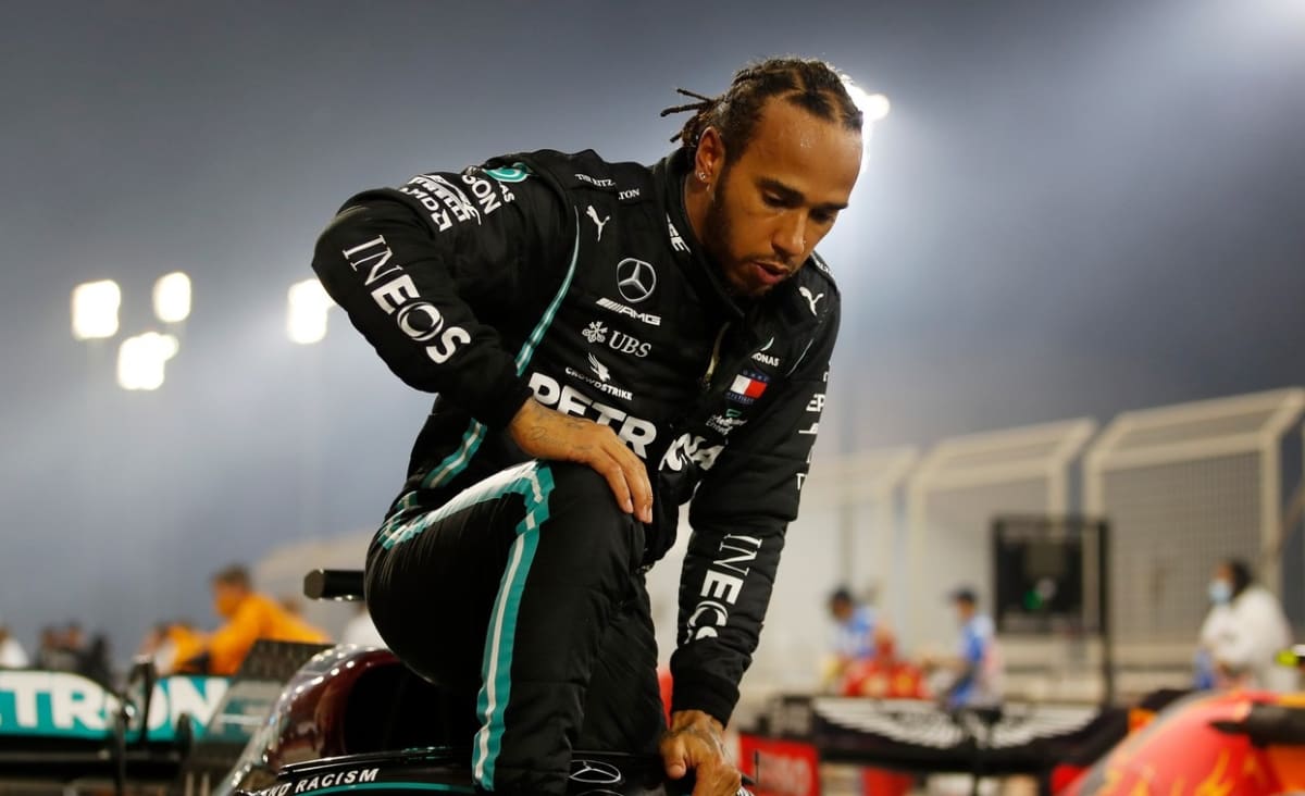 Lewis Hamilton má koronavirus a přijde minimálně o jeden závod ze závěru šampionátu formule 1