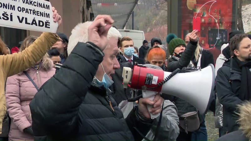 Podnikatelé a živnostníci vyrazili do pražských ulic, aby vyjádřili svůj nesouhlas vůči vládě. 