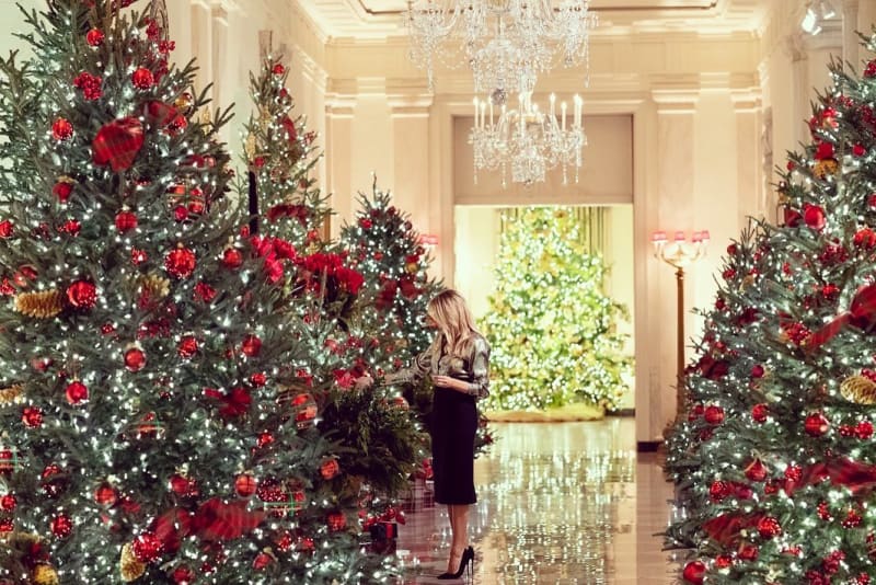 Melanie Trumpová nedávno zveřejnila fotky výzdoby Bílého domu na vánoční čas. 