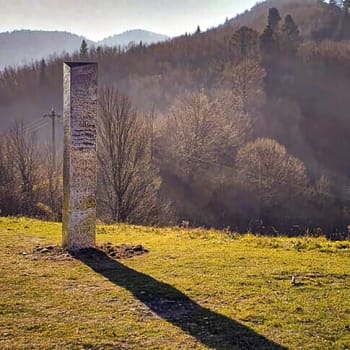 Tajemný monolit v Rumunsku