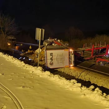 Nehoda dvou kamionů u Mostů u Jablunkova zablokovala silnici ke slovenským hranicím