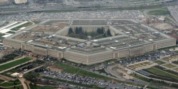 Z Pentagonu unikly zprávy a fotografie údajně zachycující UFO