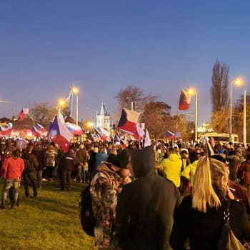 V Praze se konaly další protesty proti vládním nařízením.