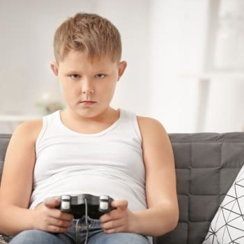Děti tráví mnohem více času doma u televize nebo počítače. (ilustrační foto: Profimedia)