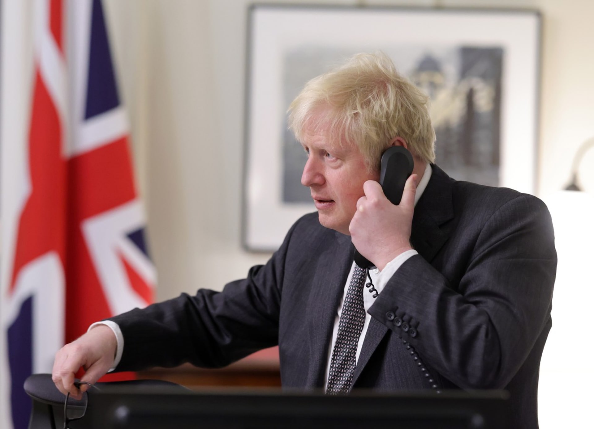 Kabinet premiéra Borise Johnsona chce odrazovat migranty od snahy dostat se do Británie. 