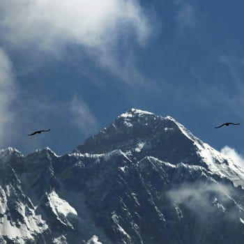 Nejvyšší hora světa Mount Everest je o 86 centimetrů vyšší, než se doposud uvádělo.