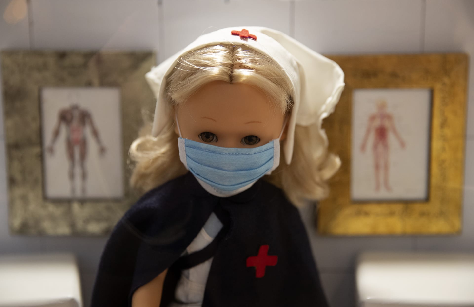 V hračkářství v centru Madridu jsou k dostání například "aktualizované verze" populární panenky Nancy.