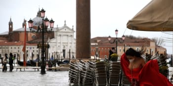 Benátky jsou opět pod vodou. Zábrany proti povodním se zvedly příliš pozdě