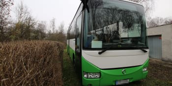 Zloděj ukradl autobus městské hromadné dopravy, policie pátrá po pachateli
