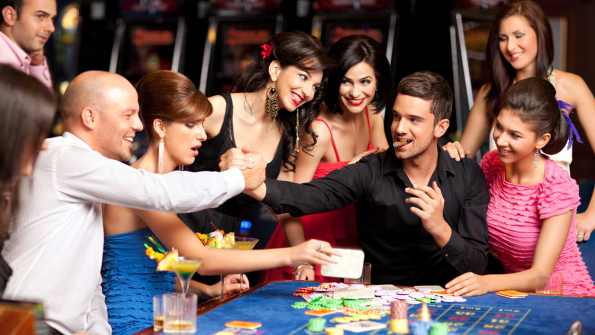 Města a obce začínají měnit svůj odmítavý postoj k hazardu.