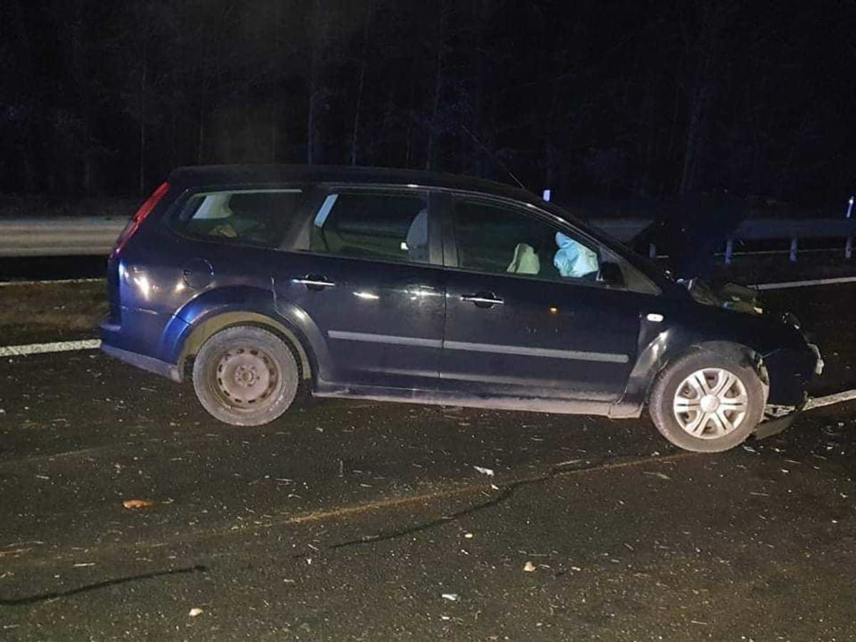 Při nehodách na dálnici D4 u Voznice na Příbramsku se ve čtvrtek večer lehce zranili tři lidé.