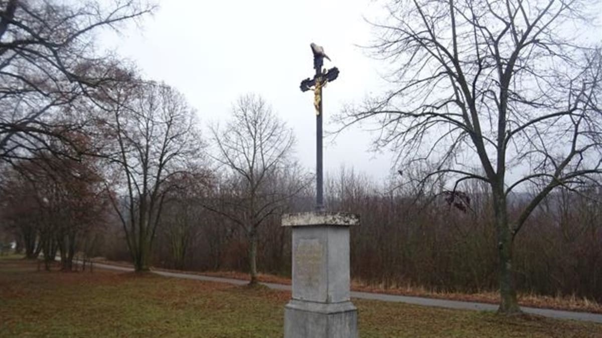 Kříž v brněnské místní čtvrti Maloměřice (Zdroj: Městská policie Brno)