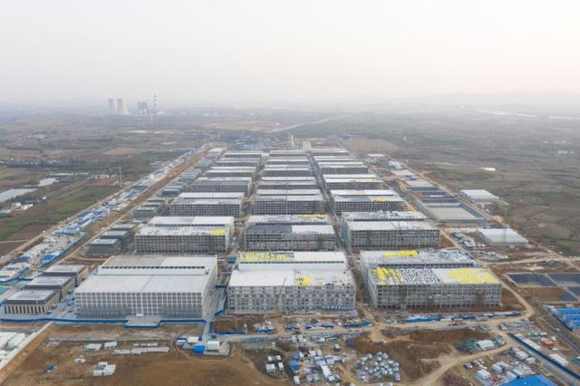 Průmyslová mega farma sestává z jednadvaceti budov. Zdroj: Muyuan Foods