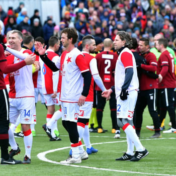 Letos bude rok končit bez tradiční fotbalové události, a to silvestrovského derby mezi internacionály pražských týmů Sparty a Slavie