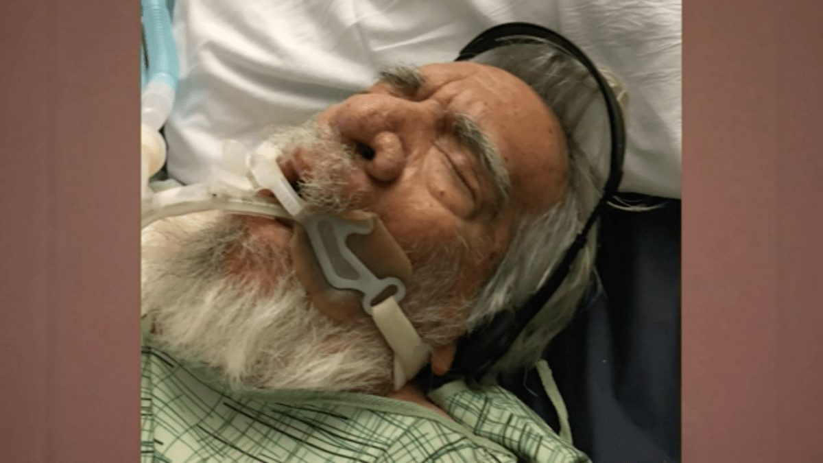 83letý Gilbert Falcon musel být připojen na plicní ventilátor.