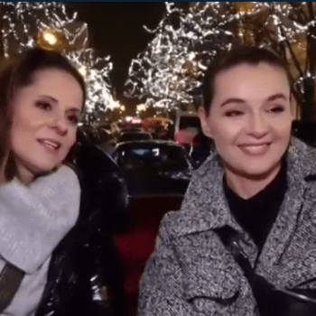 Moderátorky Showtimu Laďka Něrgešová a Iva Kubelková společně vyrazily na staroměstské náměstí nasát trochu Vánoční atmosféry.