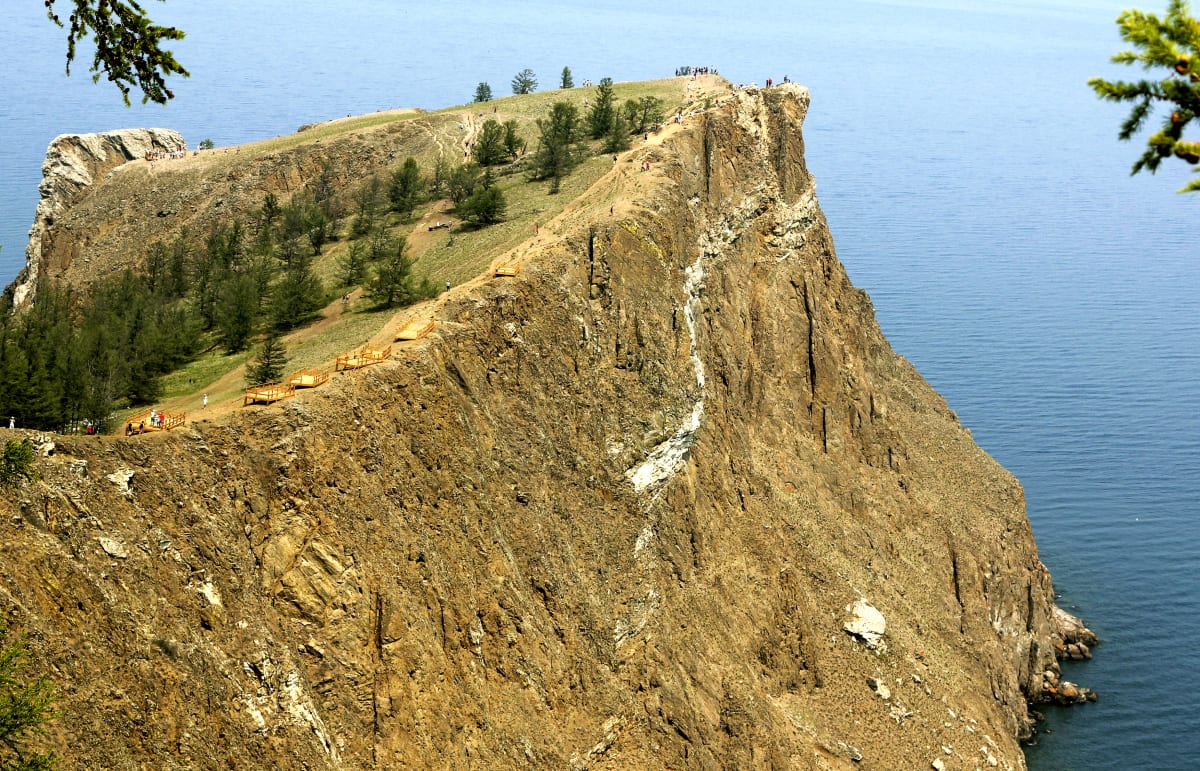 K magickému ostrovu Olchon na Bajkale patří spousta tajuplných legend.