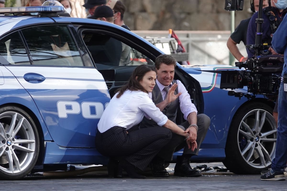 Herci Tom Cruise a Hayley Atwellová se údajně během natáčení filmu sblížili.