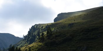 Školní výlet do hor se zvrtnul. Rakouská horská služba zachraňovala sto dětí i učitele