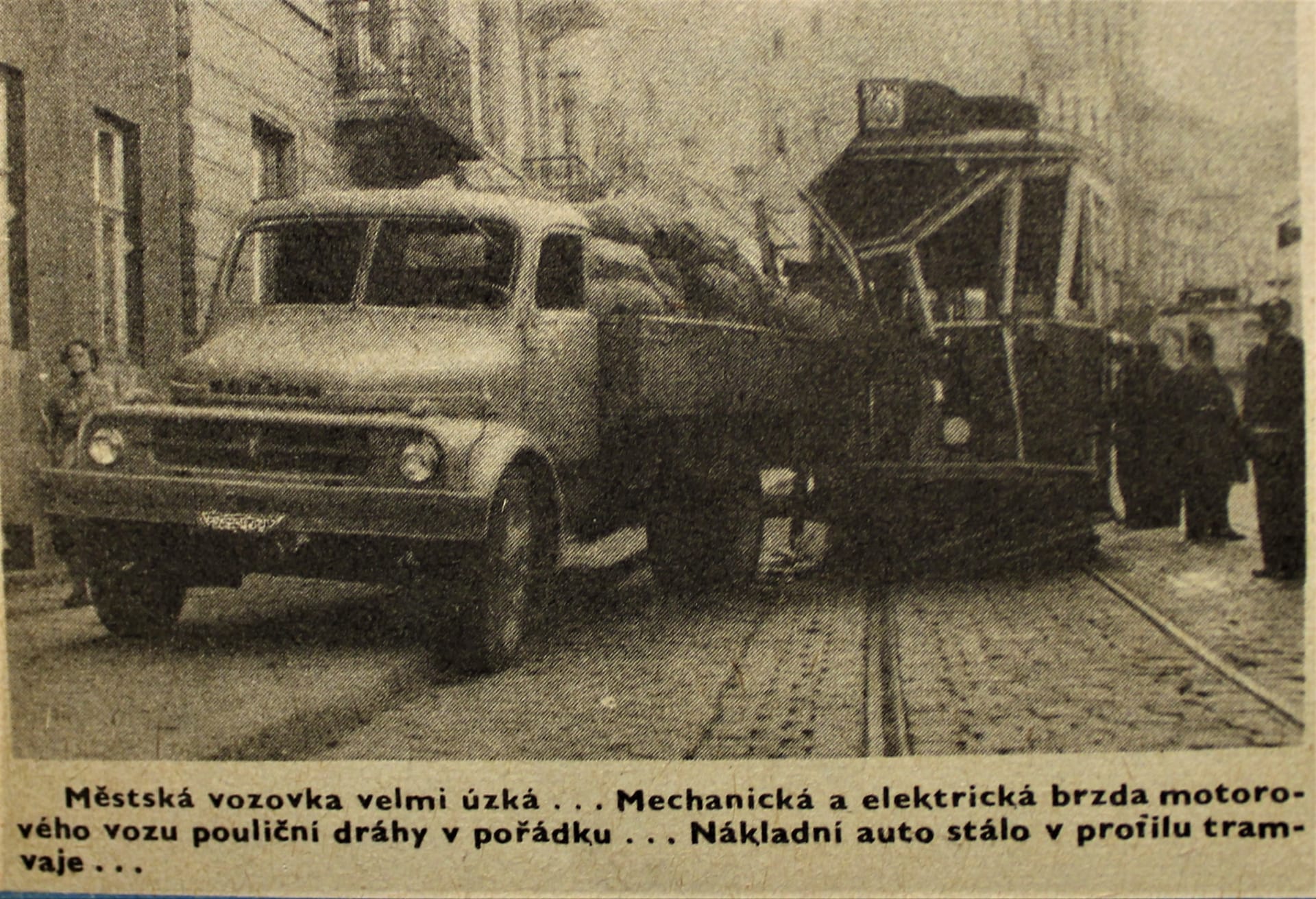 Dopravní nehoda z roku 1960, snímek z časopisu VTM