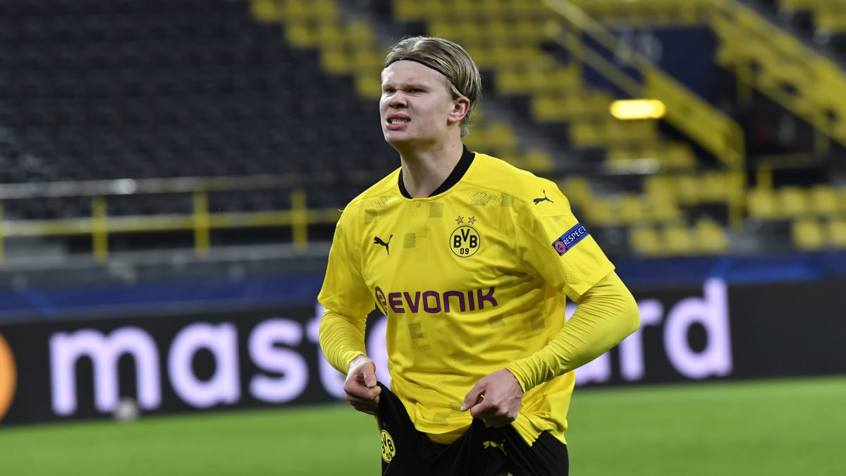 Erling Braut Håland v dresu Borussie Dortmund při zápase Ligy mistrů.