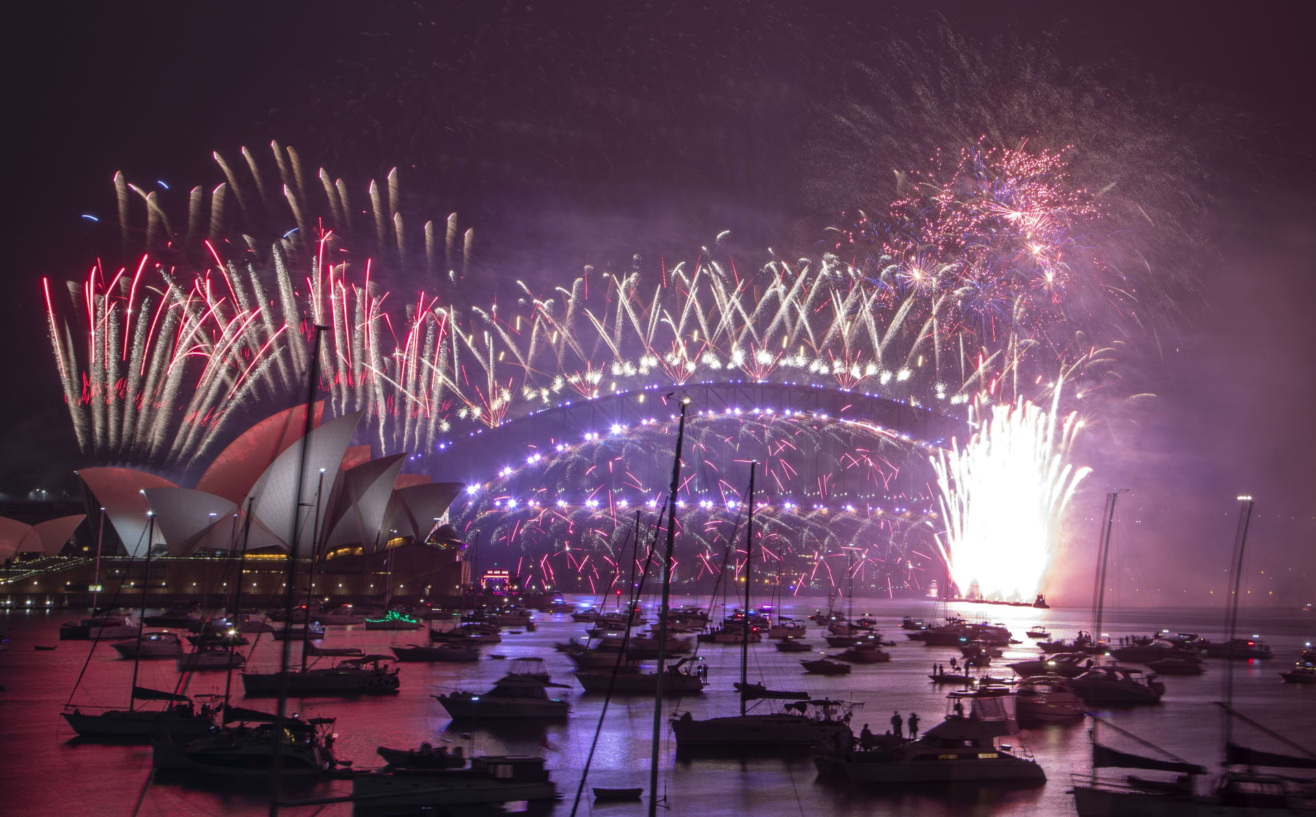 Austrálie byla mezi prvními zeměmi světa, které příchod nového roku oslavily.