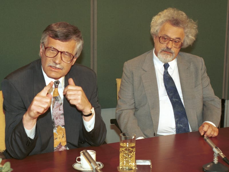Václav Klaus a jeho hlavní ideový protivník na počátku 90. let Valtr Komárek
