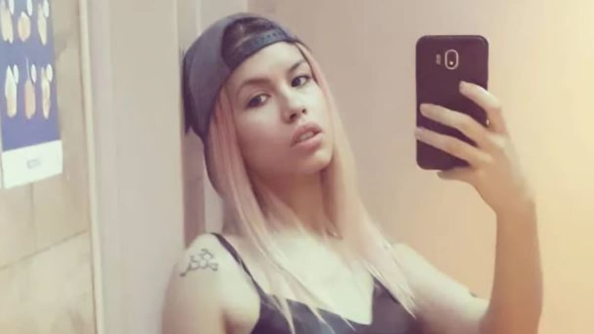 Argentinská policie v současnosti vyšetřuje případ, kdy nalezla na Štědrý den mrtvé tělo mladé rapperky v jejím domě. 