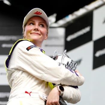 Finská závodnice Emma Kimiläinenová měla skvěle rozjetou kariéru. Jenže do cesty se ji postavil znepokojující nárok sponzor
