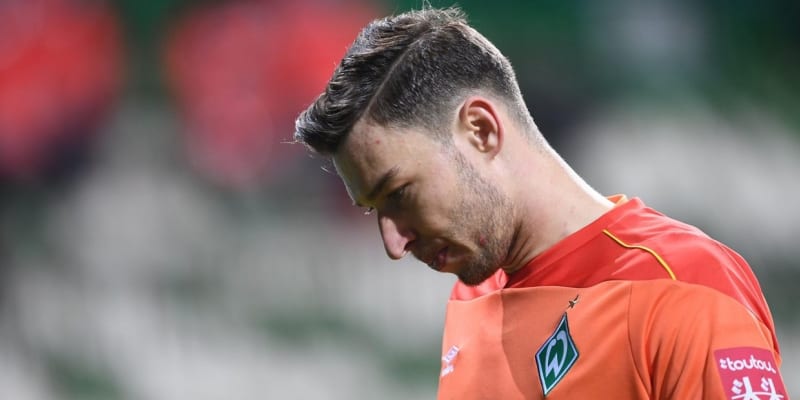 Brankář Jiří Pavlenka bude pokračovat v dresu Werderu Brémy.