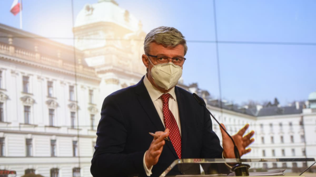 Ministr průmyslu a obchodu Karel Havlíček (za ANO)