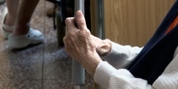 Velká covidová nákaza v domově seniorů ve Vrchlabí. Umírají i naočkovaní klienti