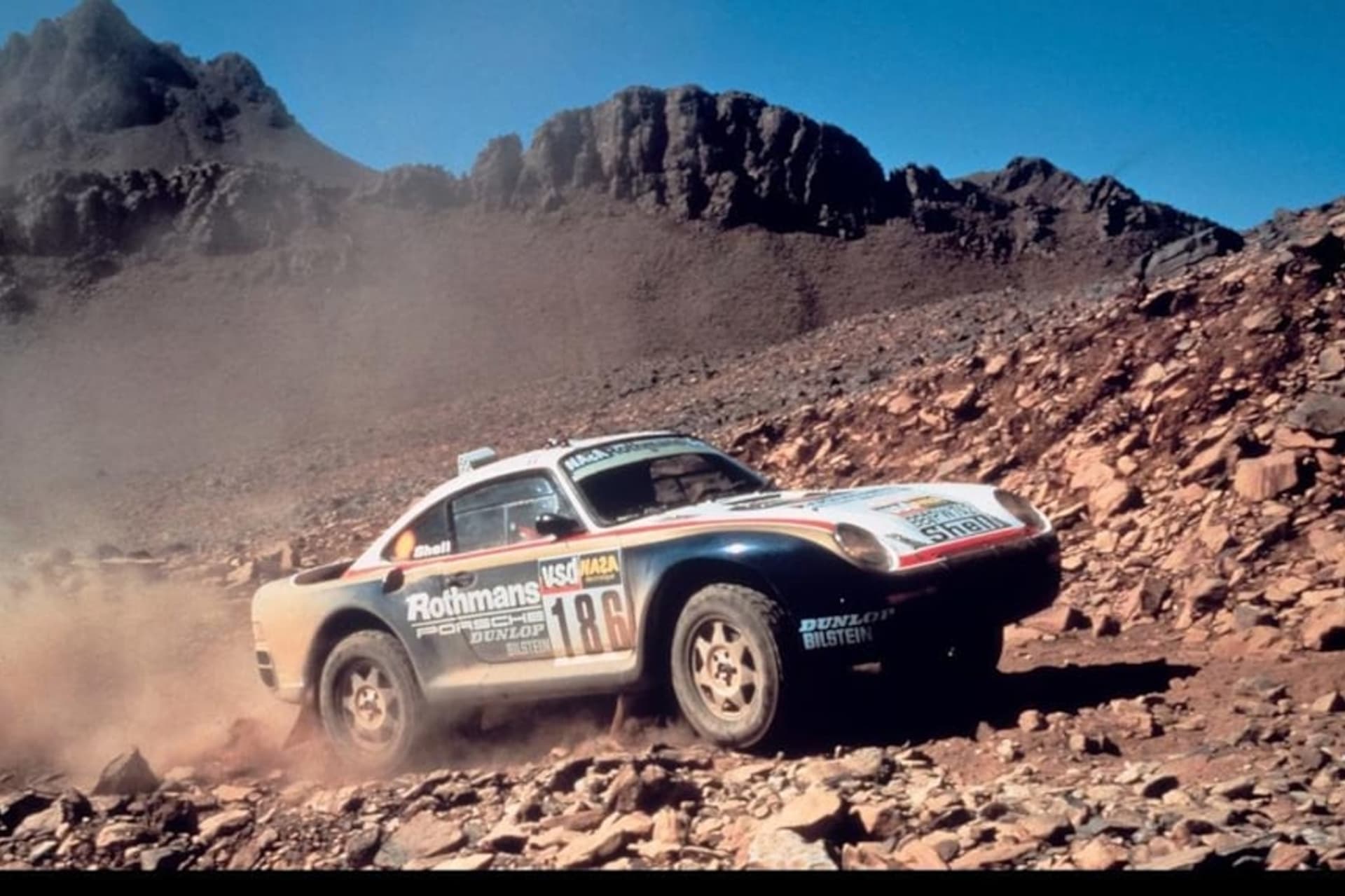 Exotické Porsche 959 ovládlo Dakar v polovině 80. let. Byl u toho opět J. Ickx.