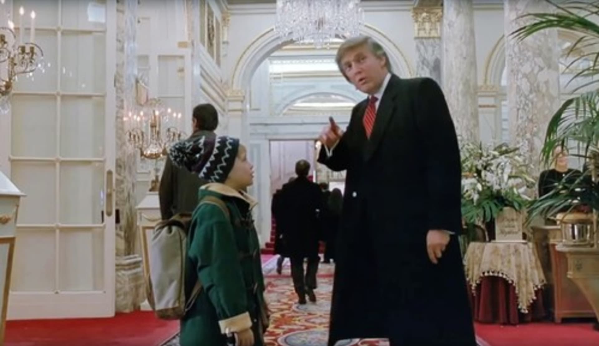 Donald Trump ve filmu Sám doma 2: Ztracen v New Yorku.