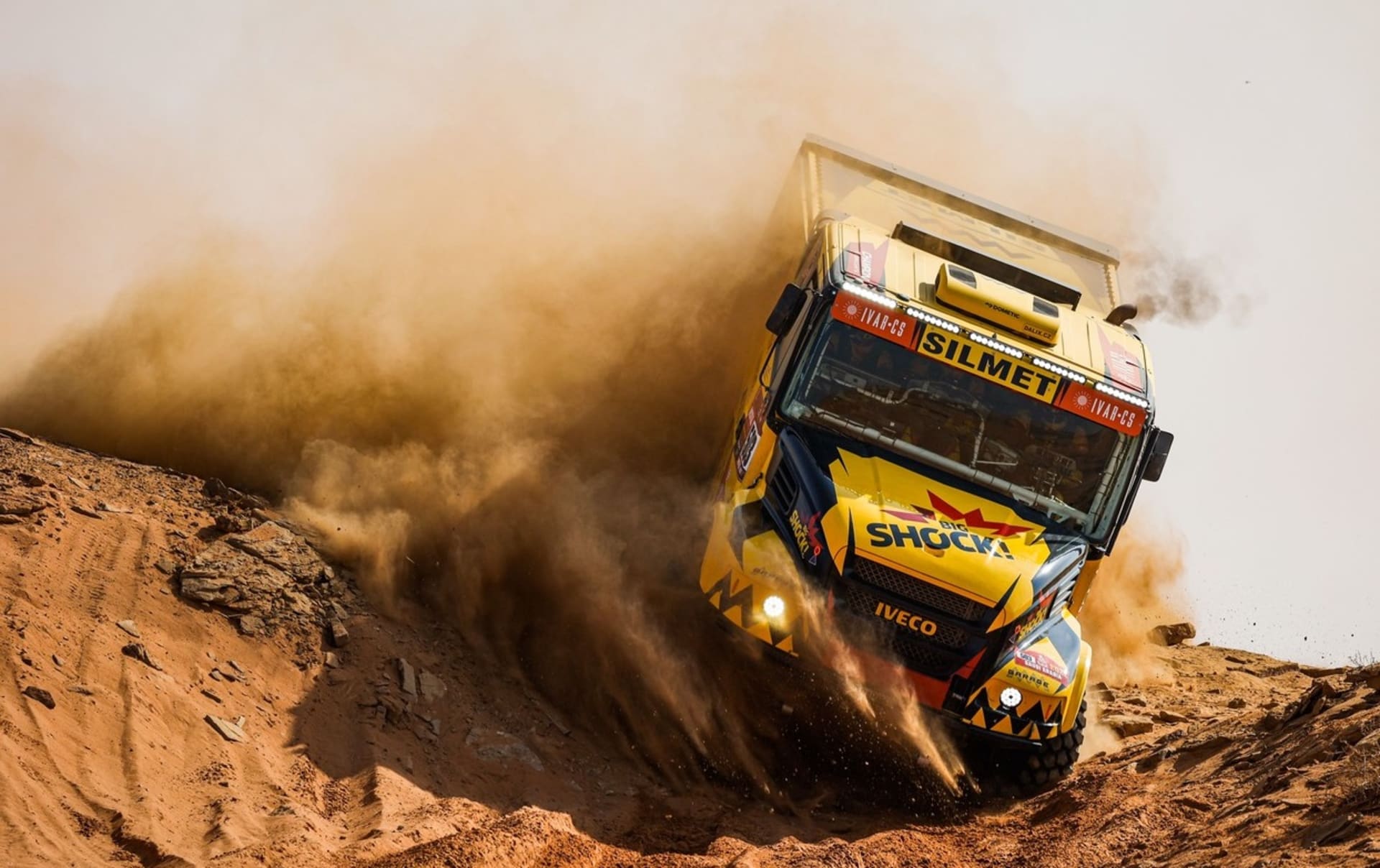 Kamionista Martin Macík vyhrál devátou etapu letošního Dakaru. Je to pro něj první vítězství na nejslavnějším závodu sezony.