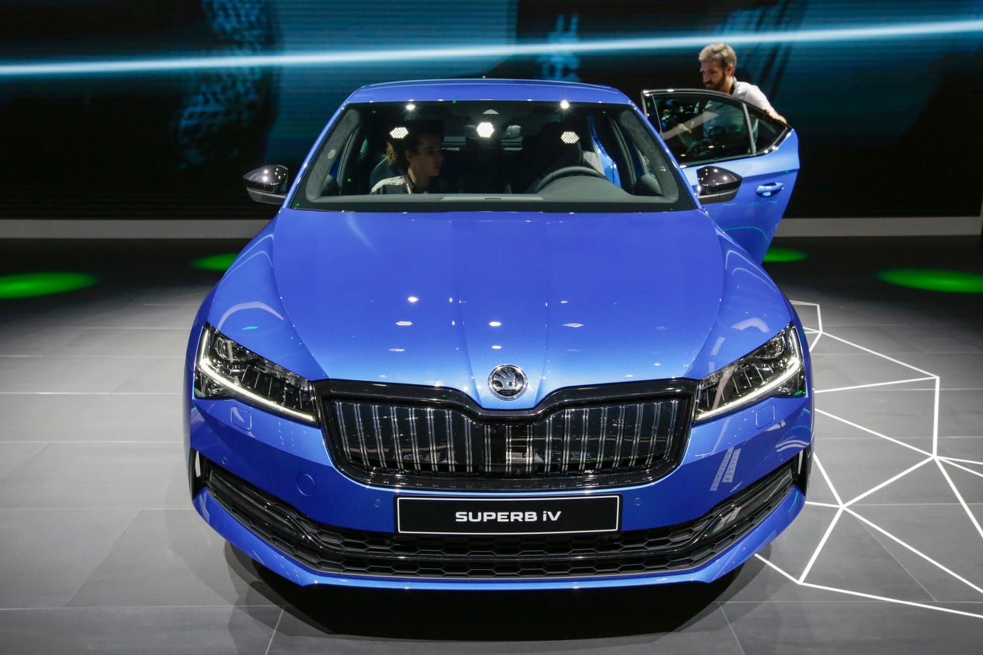 Třetím nejprodávanějším hybridem na českém trhu byl v roce 2020 model Superb značky Škoda.
