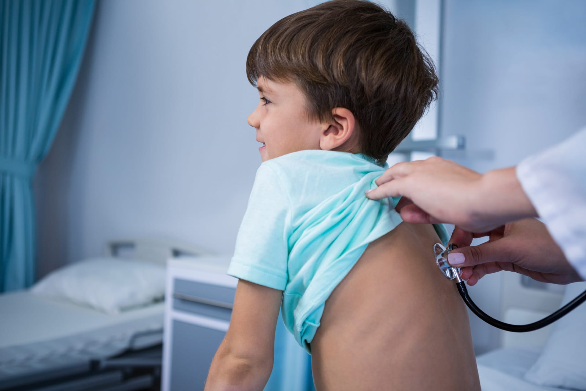 Praktičtí dětští lékaři nejsou zařazeni v prioritní skupině pro očkování proti koronaviru.