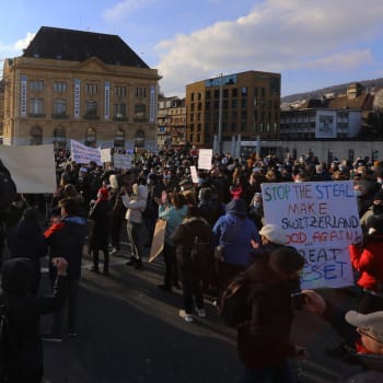 Protest majitelů restaurací ve městě Neuchatel