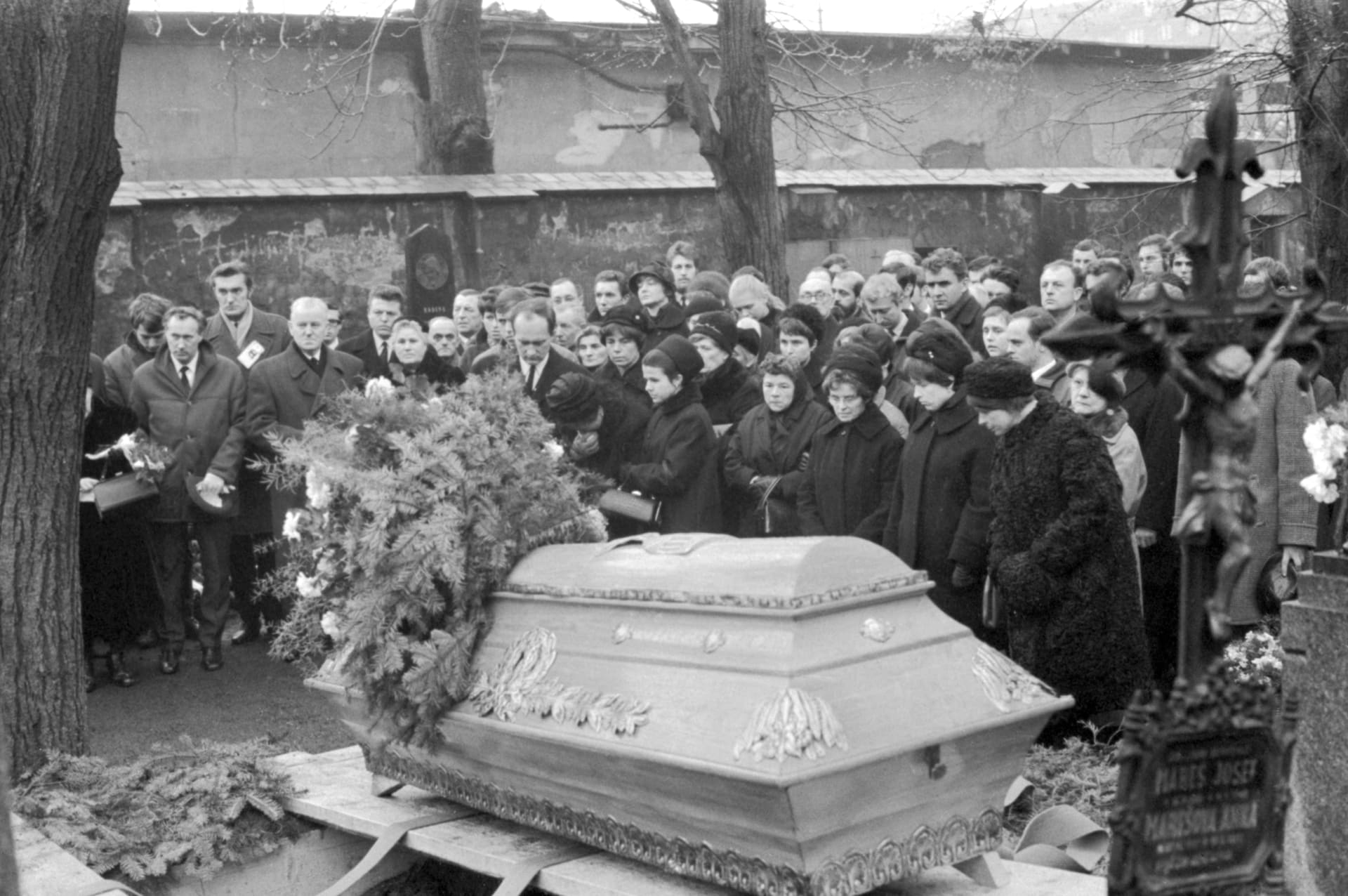 Pohřeb Jana Palacha na Olšanských hřbitovech