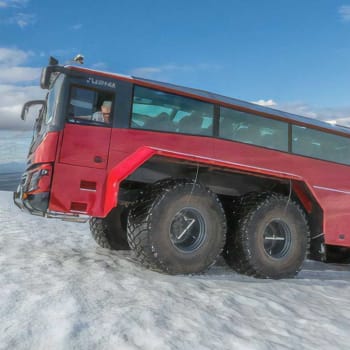 Spleinir - speciální autobus na islandské ledovce