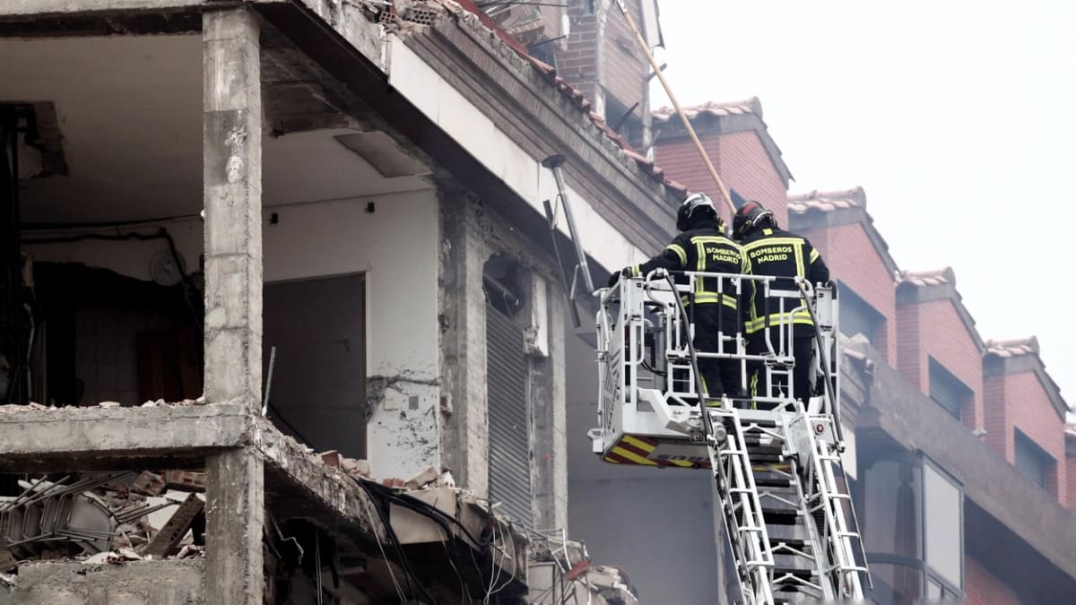 Exploze v centru Madridu zničila několik pater jedné budovy.