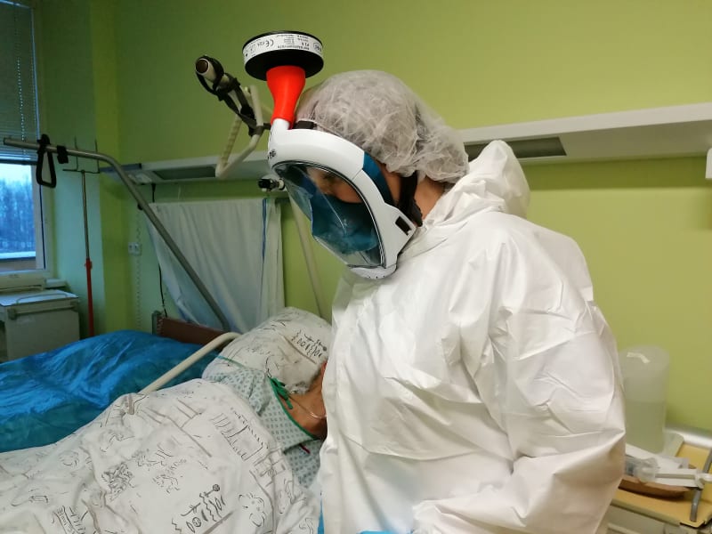 U pacientů na kyslíku. Ošetřovatelka Martina na covid jednotce Fakultní nemocnice v Ostravě