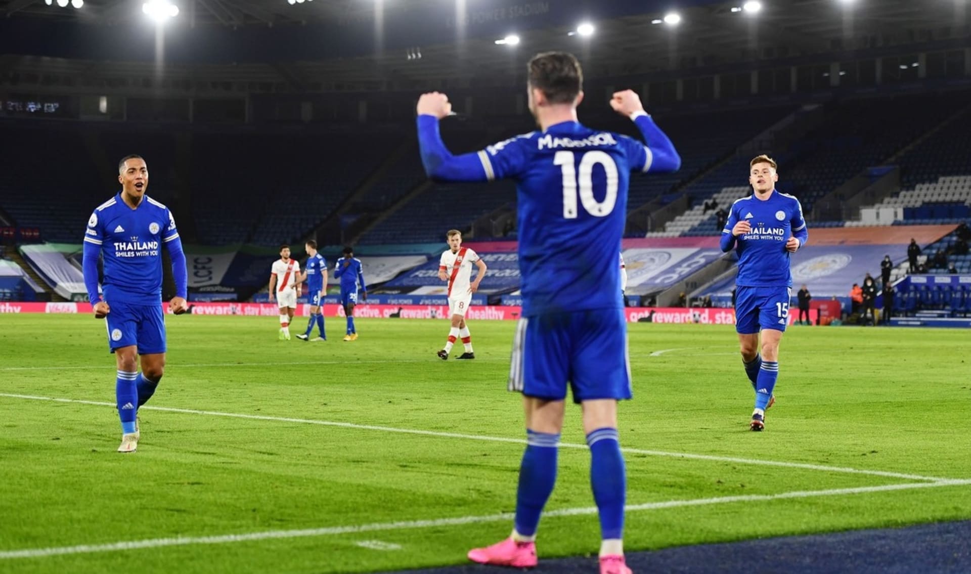 První místo v Premier League mají fotbalisté Leicesteru City na dosah. Povede se jim sezonu 2020-2021 dotáhnout do mistrovského konce?