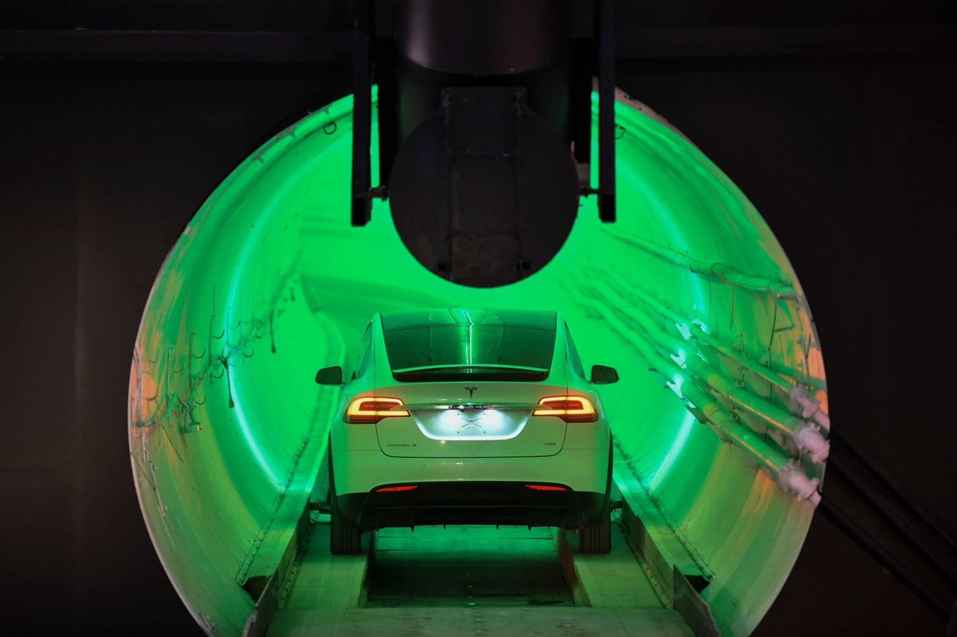 Boring Company chce hloubit podzemní tunely, ve kterých budou jezdit autonomní Tesly.