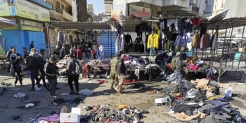 Teroristé rozsévali zkázu v hlavním městě Iráku. Bomba na tržišti zabila nejméně 35 lidí