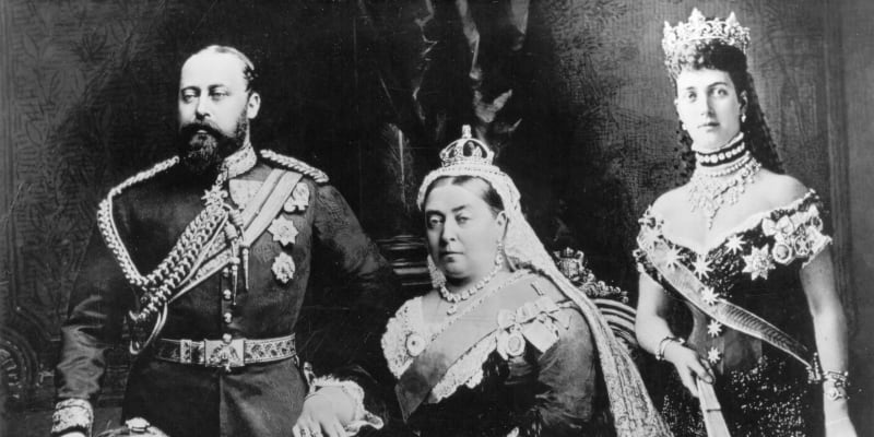 Viktorie s princem Edwardem a jeho ženou Alexandrou.