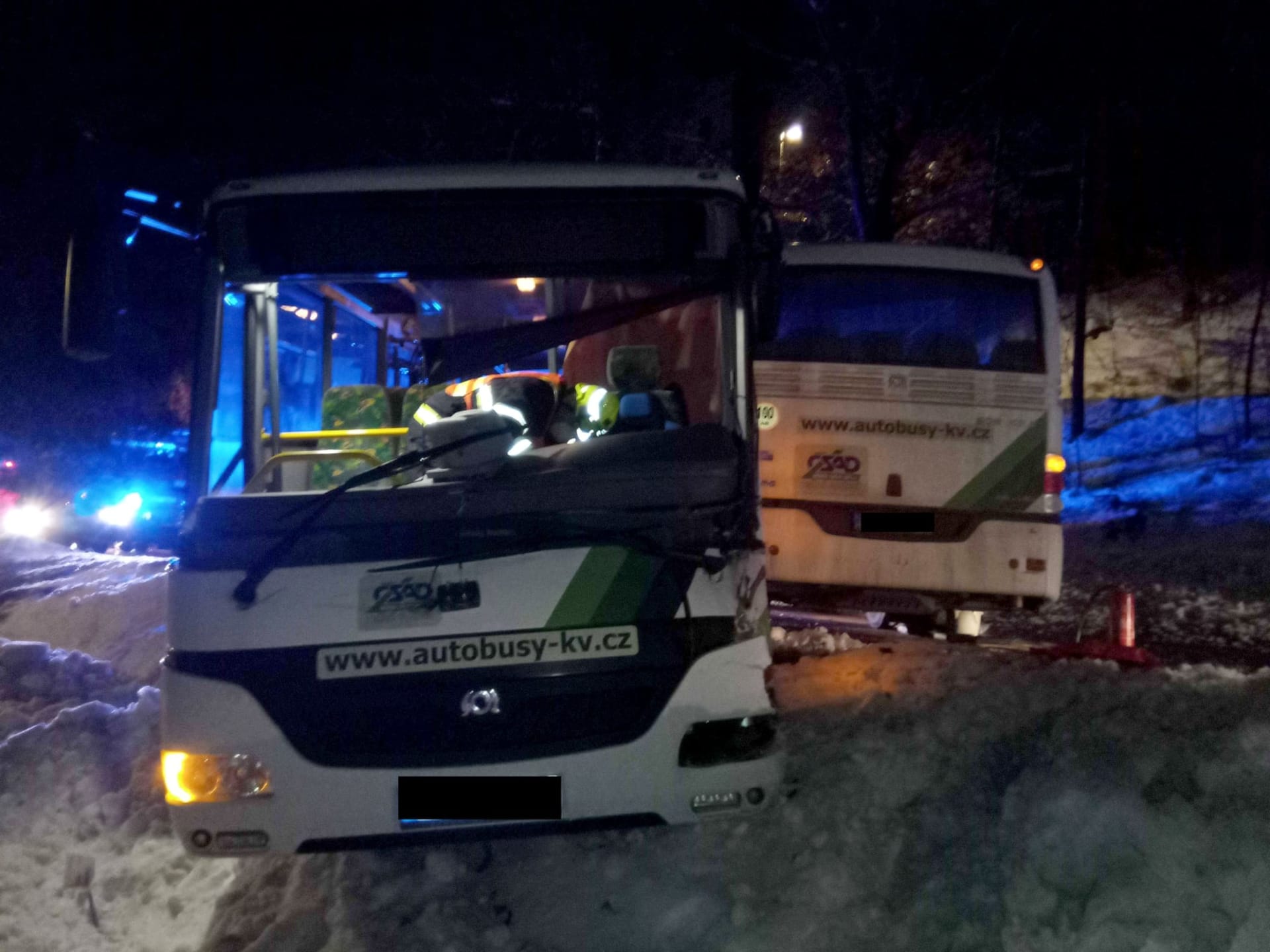 V Rotavě se srazily dva autobusy 